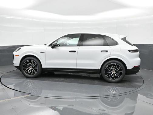 2025 Porsche Cayenne AWD