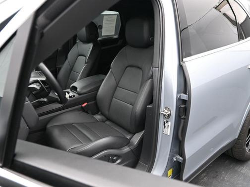 2024 Porsche Cayenne Base