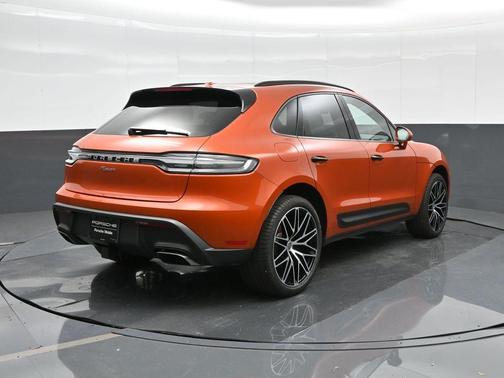 2025 Porsche Macan 