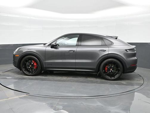 2025 Porsche Cayenne GTS