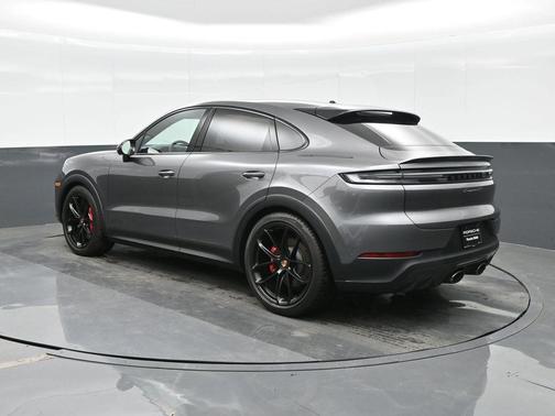 2025 Porsche Cayenne GTS