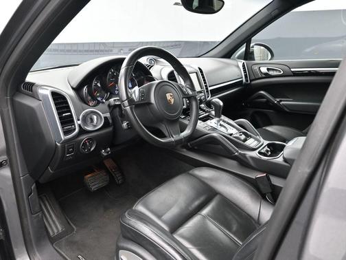 2014 Porsche Cayenne Base (Tiptronic)