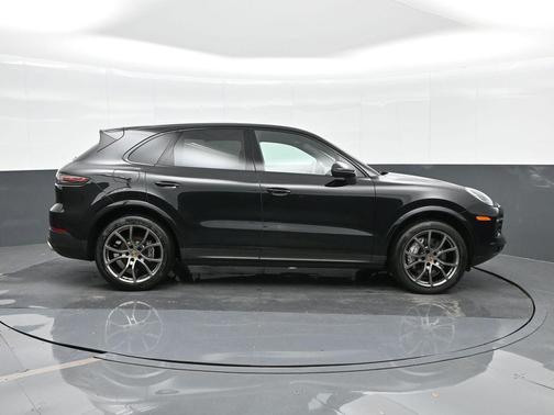 2023 Porsche Cayenne 