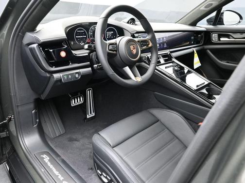 2026 Porsche Panamera GTS