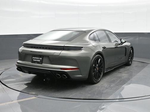 2026 Porsche Panamera GTS