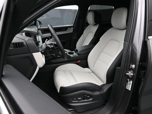 2026 Porsche Cayenne AWD