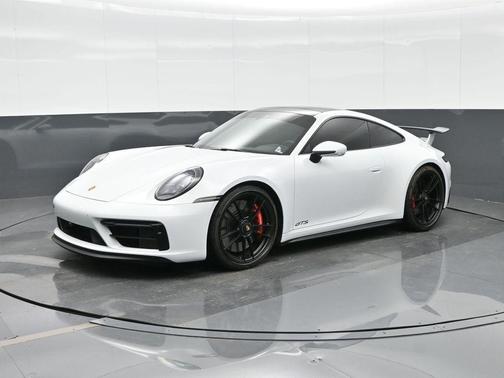 2022 Porsche 911 Carrera 4 GTS
