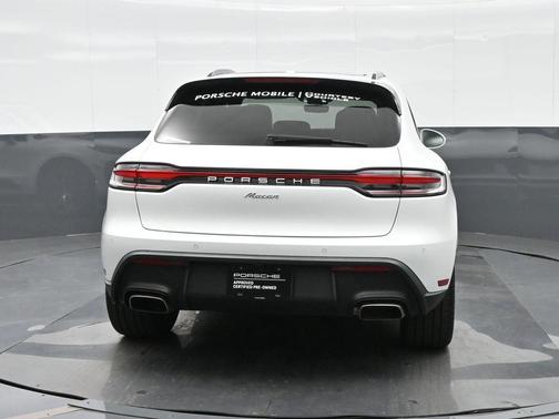 2025 Porsche Macan Base