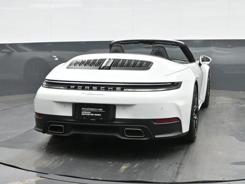 2025 Porsche 911 Carrera