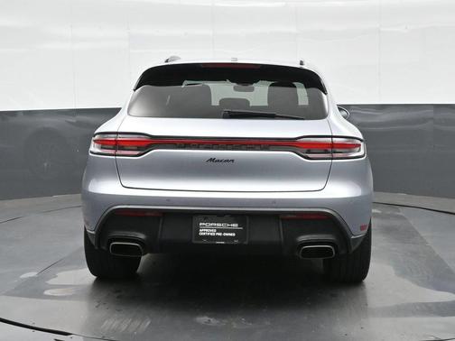 Dolomite Silver Metallic 2022 Porsche Macan Base