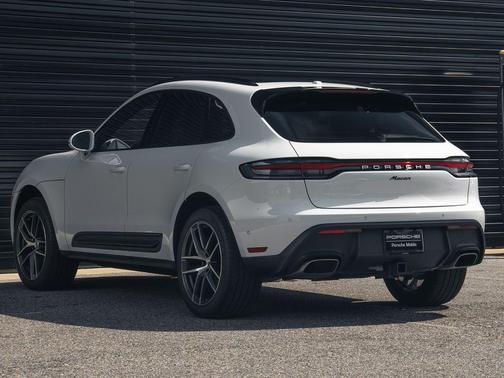 2025 Porsche Macan Base