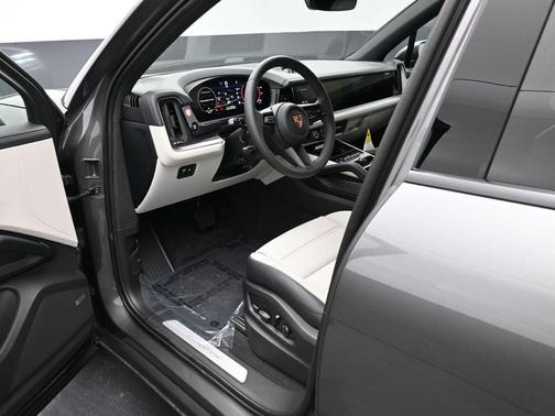 2026 Porsche Cayenne AWD