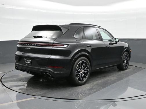 2025 Porsche Cayenne Base