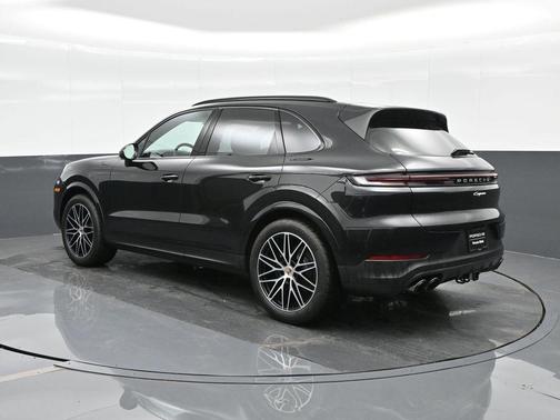 2025 Porsche Cayenne Base