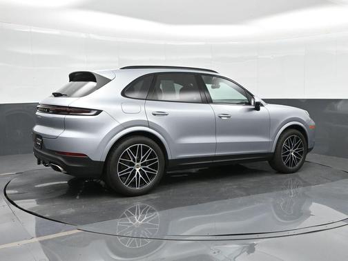 2024 Porsche Cayenne Base