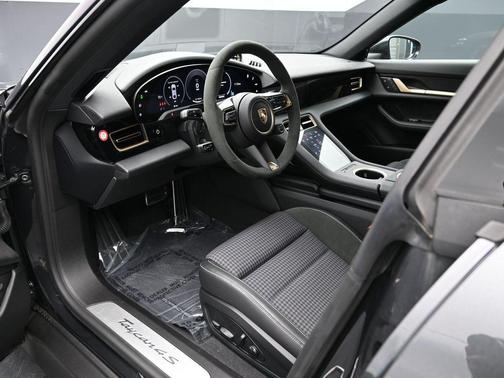 2025 Porsche Taycan 4S