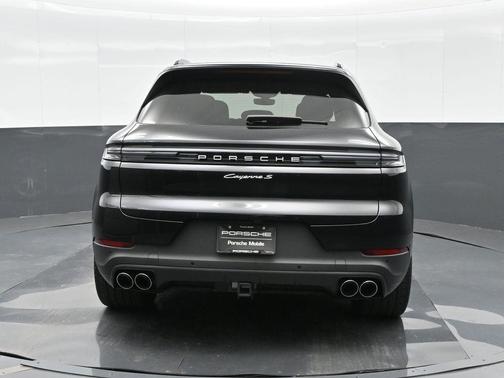 2024 Porsche Cayenne S