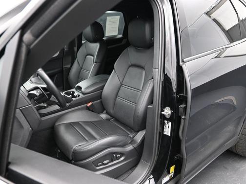 2024 Porsche Cayenne S