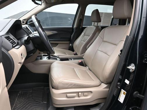 2017 Honda Pilot EX-L w/ Navigation