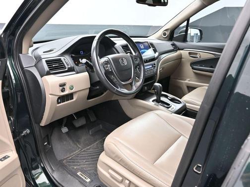 2017 Honda Pilot EX-L w/ Navigation