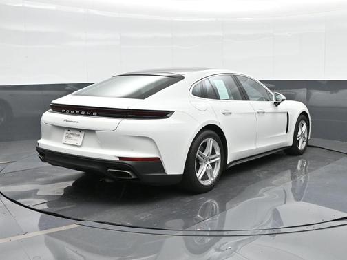 2024 Porsche Panamera Base