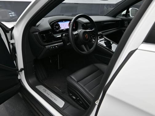 2024 Porsche Panamera Base