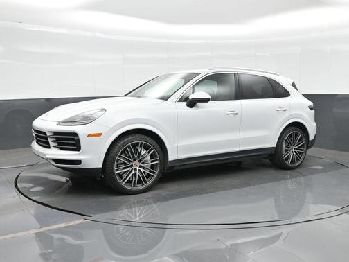 Carrara White Metallic 2022 Porsche Cayenne