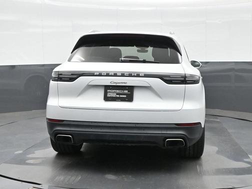 Carrara White Metallic 2022 Porsche Cayenne