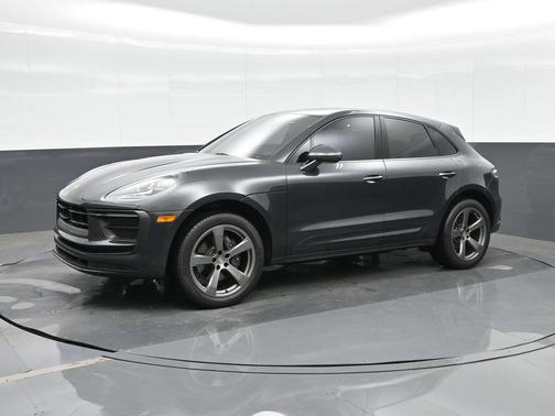 Volcano Grey Metallic 2024 Porsche Macan
