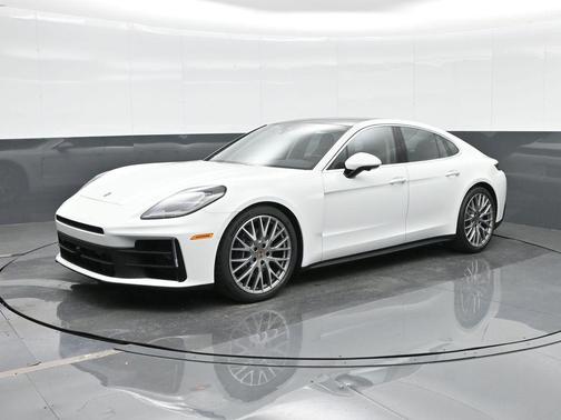 2026 Porsche Panamera Base