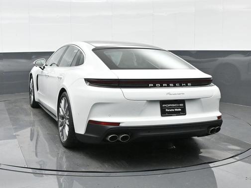2026 Porsche Panamera Base