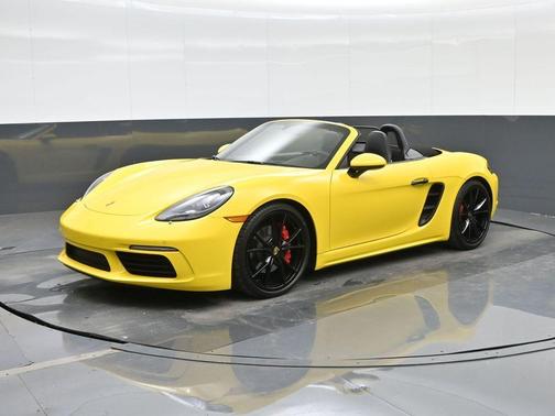 2025 Porsche 718 Boxster S