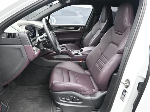 2025 Porsche Cayenne S