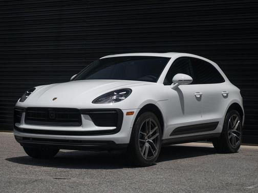 2025 Porsche Macan Base