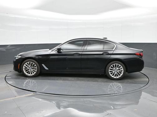 2022 BMW 530 i