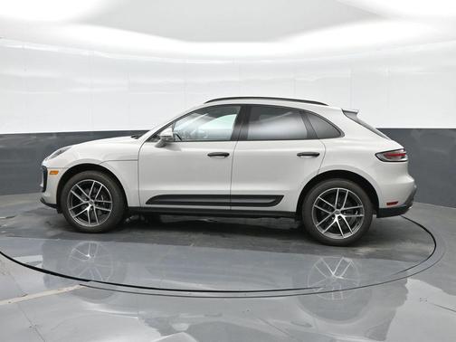 Chalk 2024 Porsche Macan