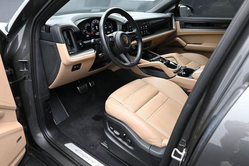 Quartzite Grey Metallic 2024 Porsche Cayenne S Coupe AWD