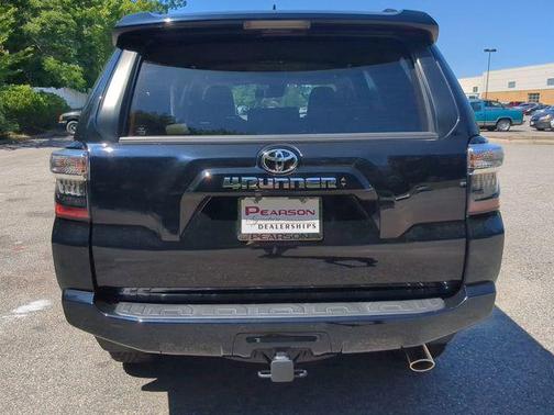 Midnight Black Metallic 2022 Toyota 4Runner SR5