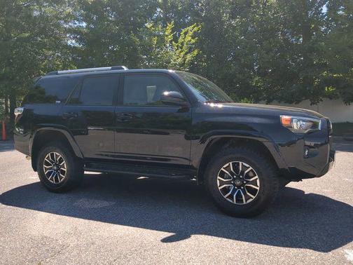 Midnight Black Metallic 2022 Toyota 4Runner SR5
