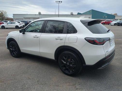 Platinum White Pearl 2025 Honda HR-V Sport