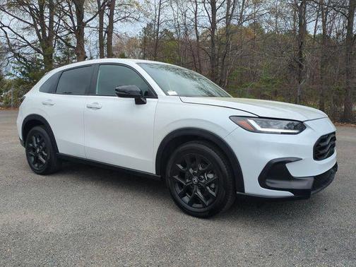 Platinum White Pearl 2025 Honda HR-V Sport