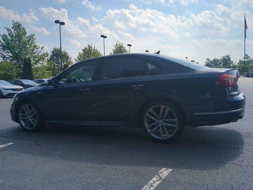 Blue Metallic 2018 Volkswagen Passat 2.0T R-Line
