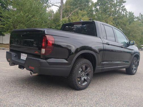Crystal Black Pearl 2026 Honda Ridgeline TrailSport