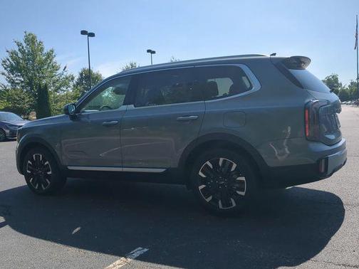 Everlasting Silver 2023 Kia Telluride SX