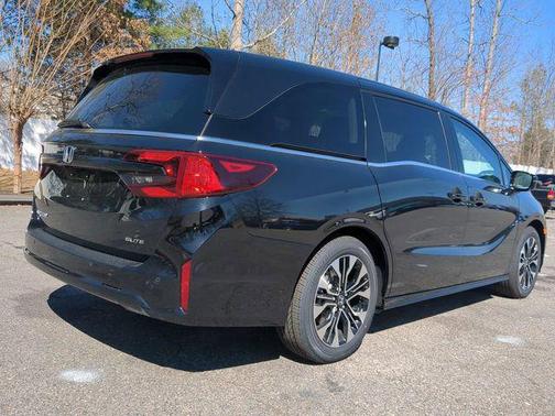Crystal Black Pearl 2026 Honda Odyssey Elite