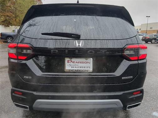 2025 Honda Pilot Touring 8-Passenger