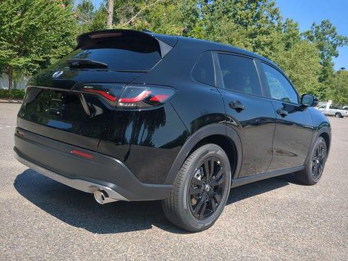 Crystal Black Pearl 2027 Honda HR-V Sport AWD