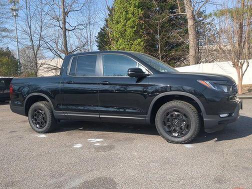 Crystal Black Pearl 2026 Honda Ridgeline TrailSport+