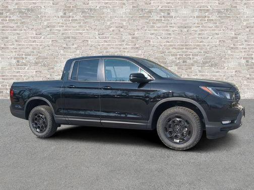 Crystal Black Pearl 2026 Honda Ridgeline TrailSport+