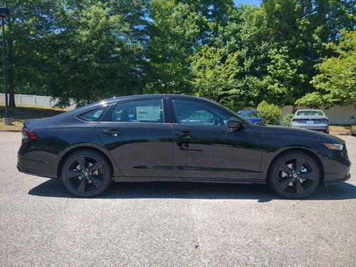 Crystal Black Pearl 2026 Honda Accord Hybrid Sport-L